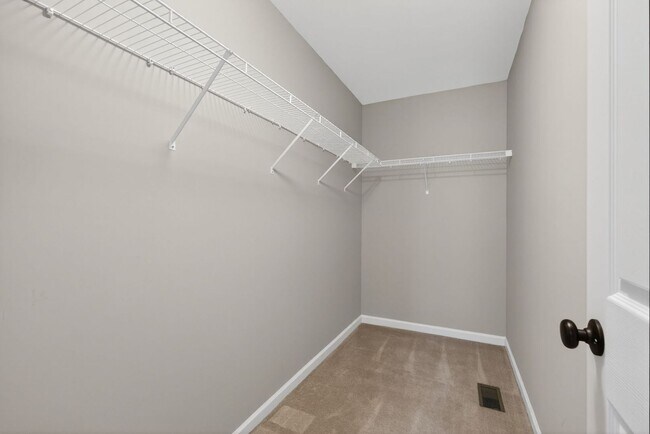 Building Photo - Beautiful 4-Bedroom Home with Modern Upgrades