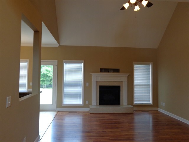 Building Photo - 227 Rockytop Trl