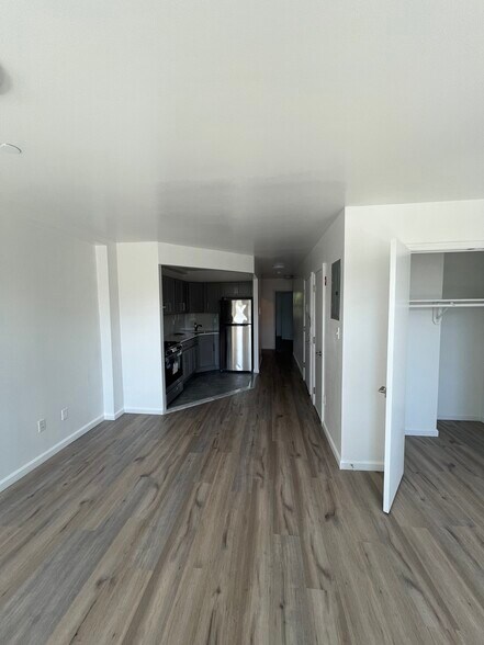 Open living/dining layout ideal for relaxing - 1835 Atlantic Ave