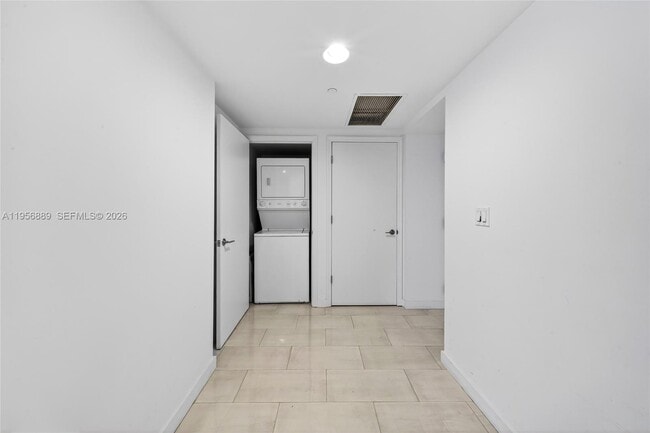 Building Photo - 500 Brickell Ave