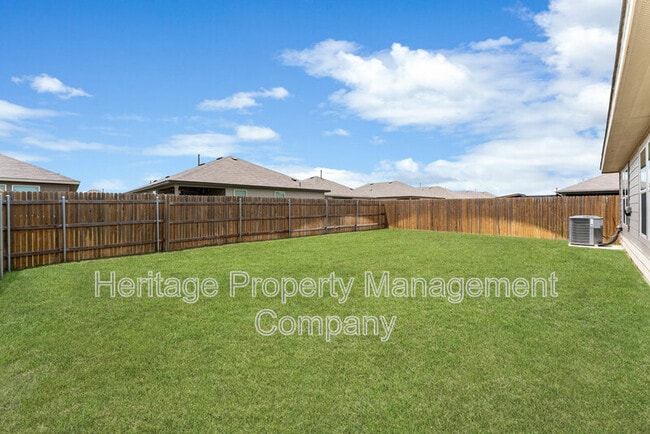 Building Photo - 1428 Redwood Crk