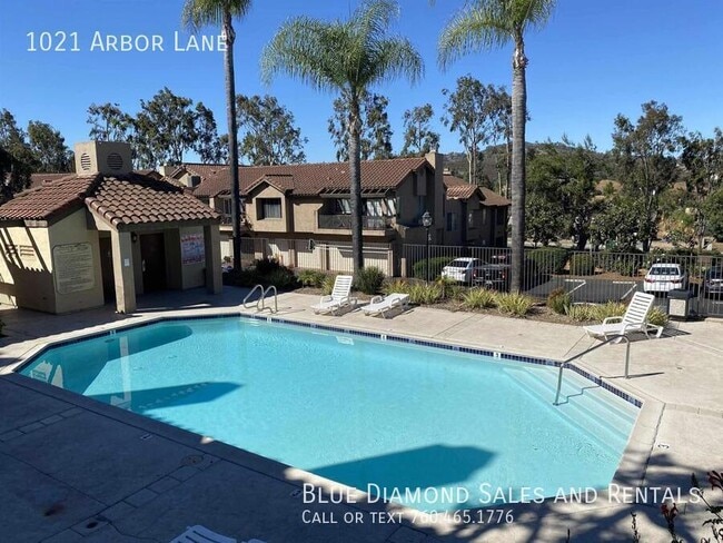 Building Photo - 1021 Arbor Ln