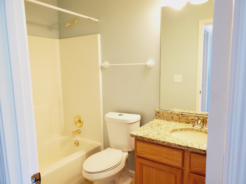 Building Photo - 1621 Sparrow Wood Ln SW