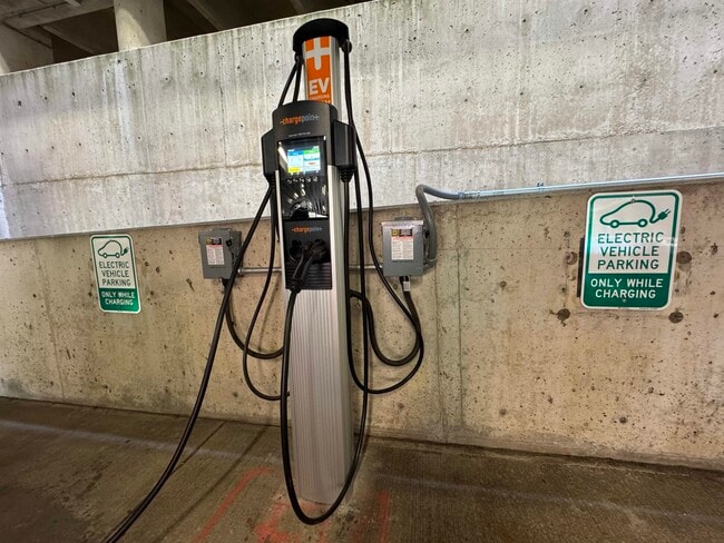 Building Photo - 83 Hanover St