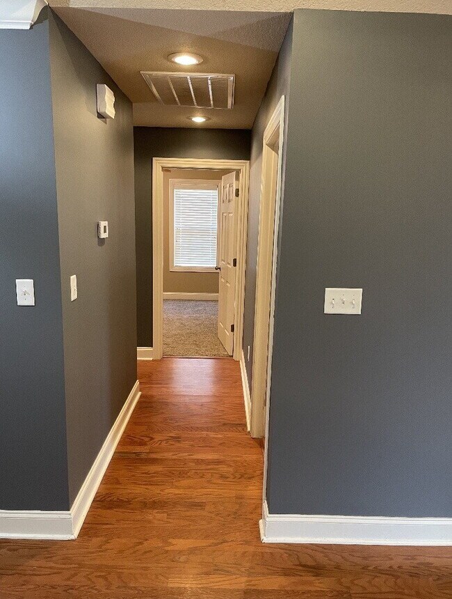 Building Photo - "Charming 3 Bedroom Home with 2 Full Baths in Jonesboro, AR - Don't Miss Out!"