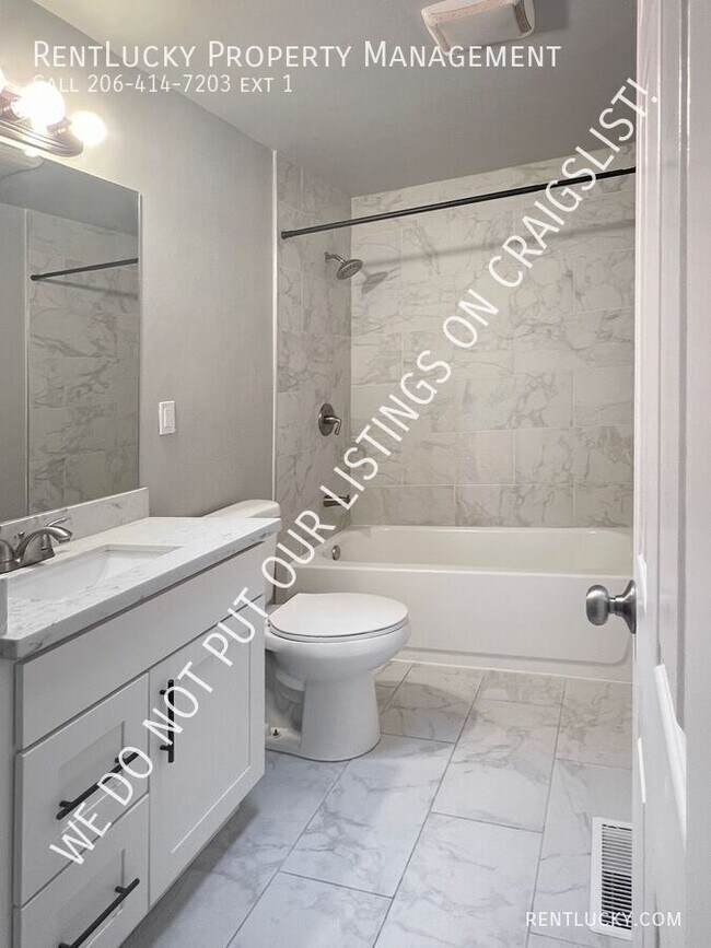 Building Photo - 105 SW 292nd St