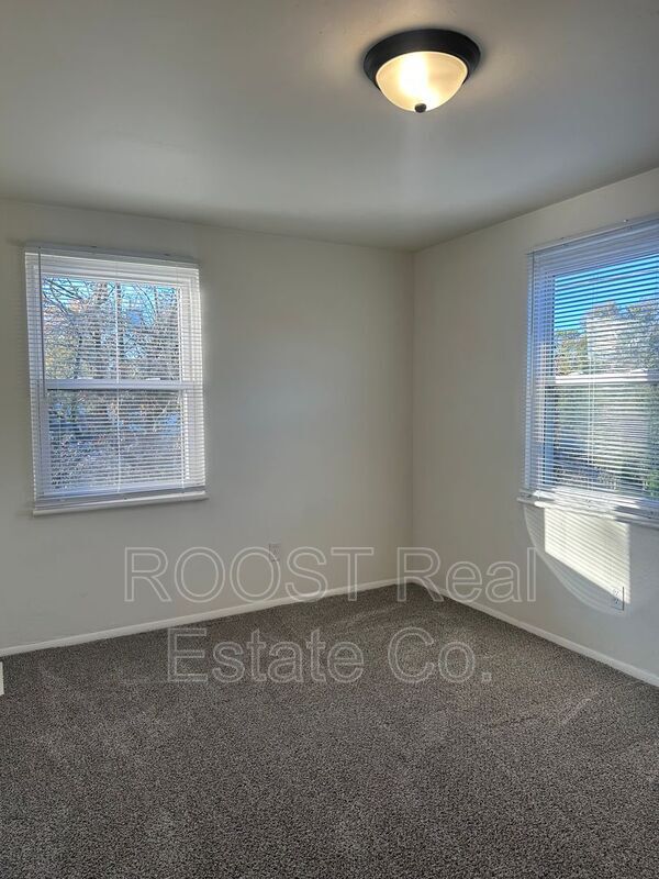 Building Photo - 3535 Panama Dr