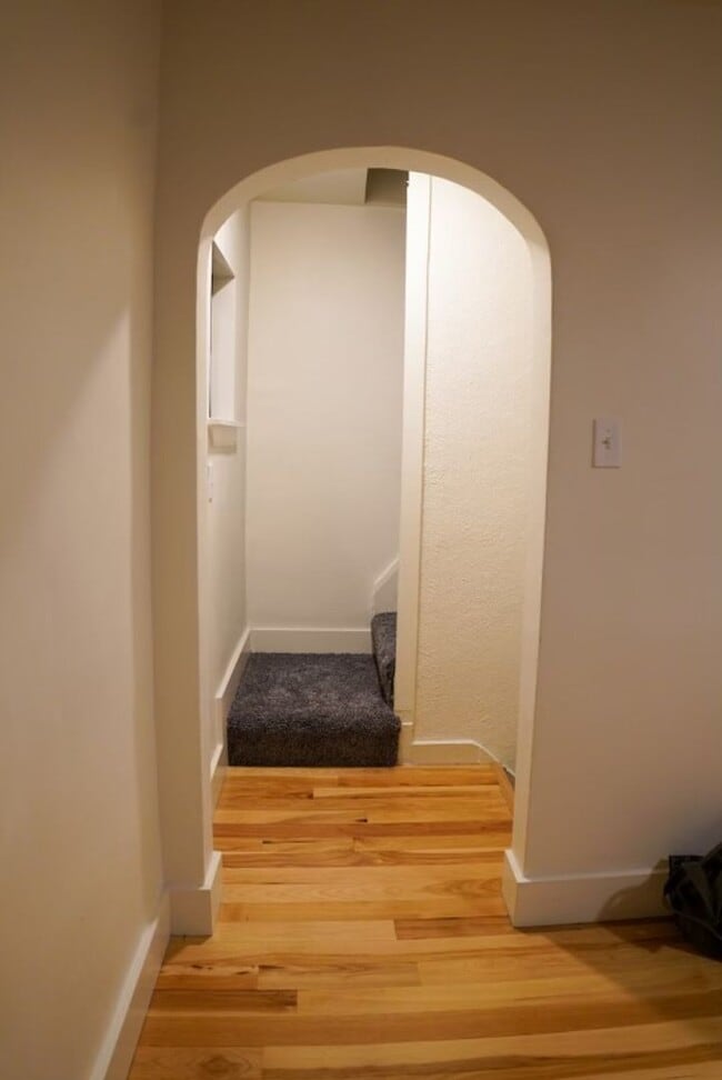 Building Photo - Luxury 2 bed 2 bath, amazing Southside loc...