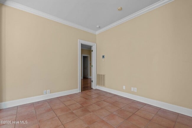 Building Photo - 50 Oak Meadow Rd