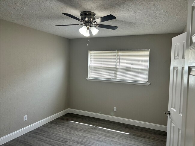Building Photo - 1601 Washington Dr