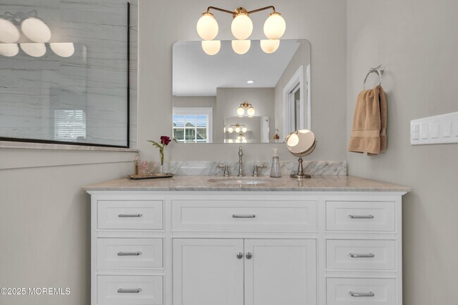 Building Photo - 2118 Edgewood Pl