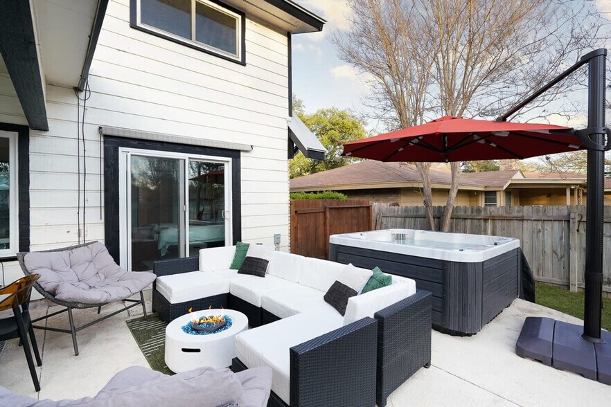 Building Photo - 10807 Mount Ida Dr