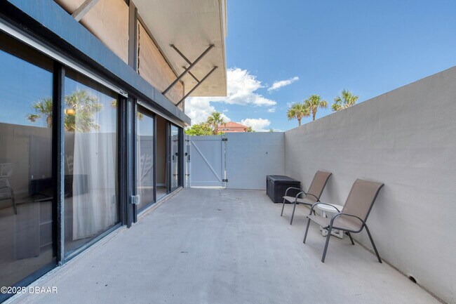 Building Photo - 1601 N Central Ave