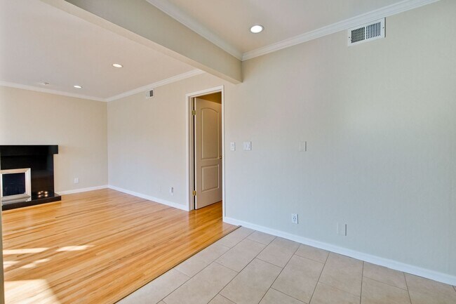 Building Photo - Stylish San Jose Home and Private Yard