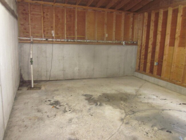 Building Photo - 49 Sunset Dr