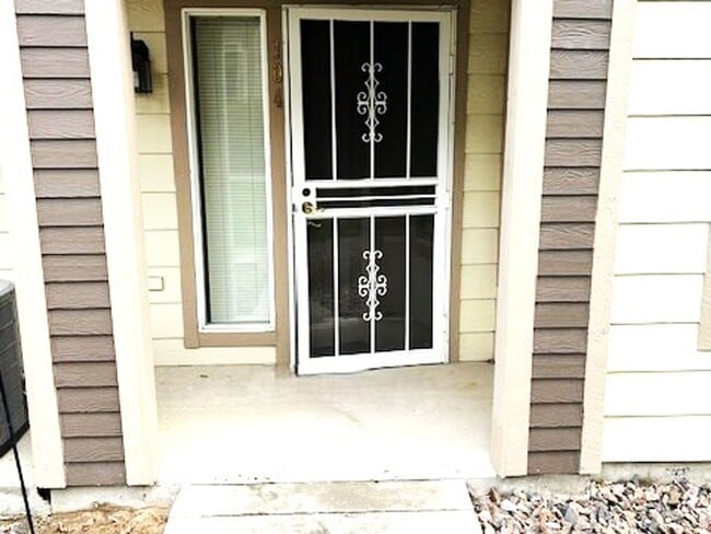 Building Photo - Great Littleton Condominium with Garage
