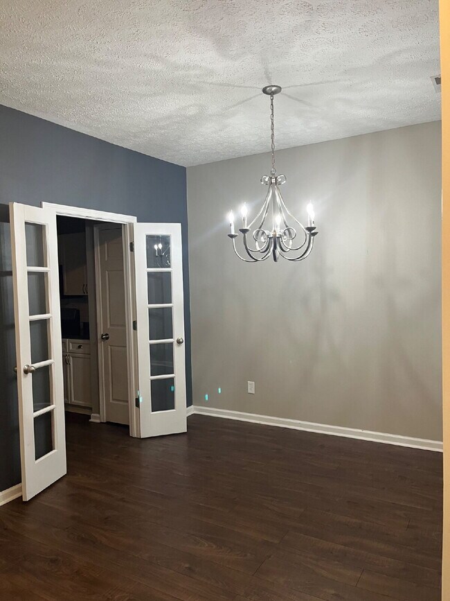 Building Photo - "Spacious 3-Bedroom Townhouse Retreat with Fireplace & Hardwood Floors in Antioch!"
