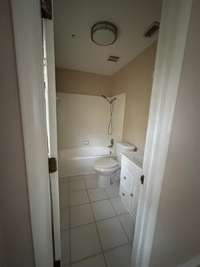 Building Photo - 7585 Skipper Ln