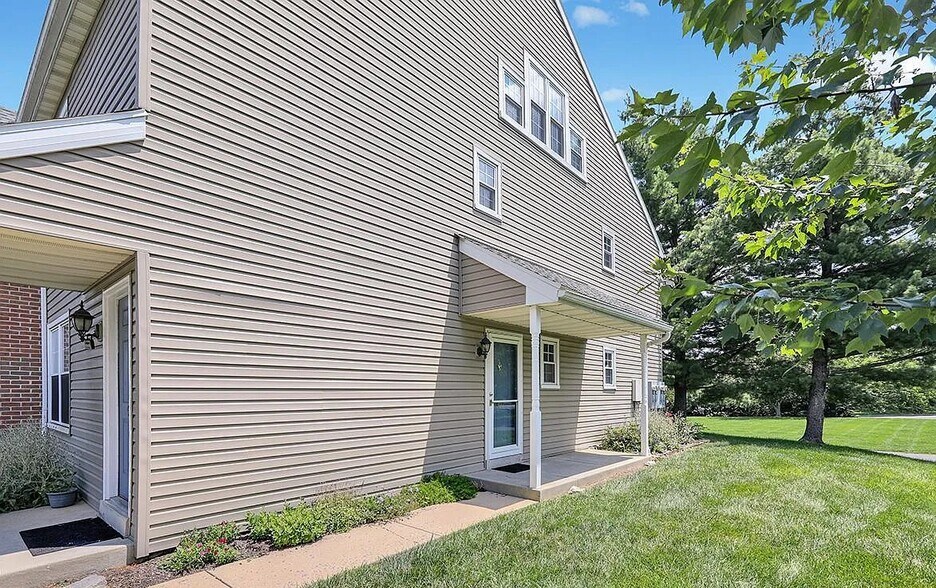 Building Photo - 901 Christopher Dr