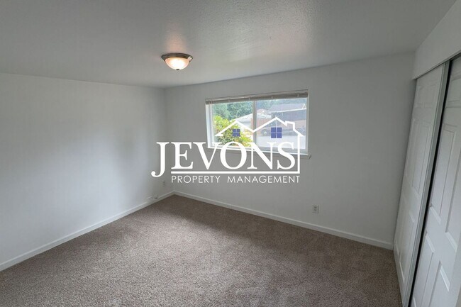 Building Photo - 3BR/1BA House in Federal Way -- Available Now