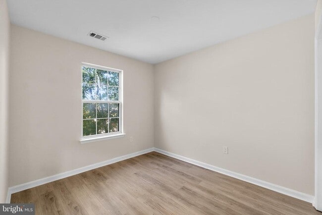 Building Photo - 111 Cavenrock Ct