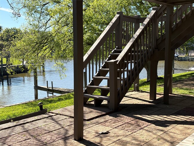 Building Photo - 18210 Bal Harbour Dr