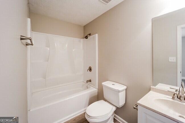 Building Photo - 334 Barr Cir