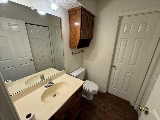 Building Photo - 314 S 11th Pl