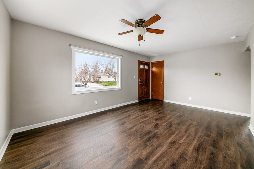 Living Room - 4284 Beechgrove Dr