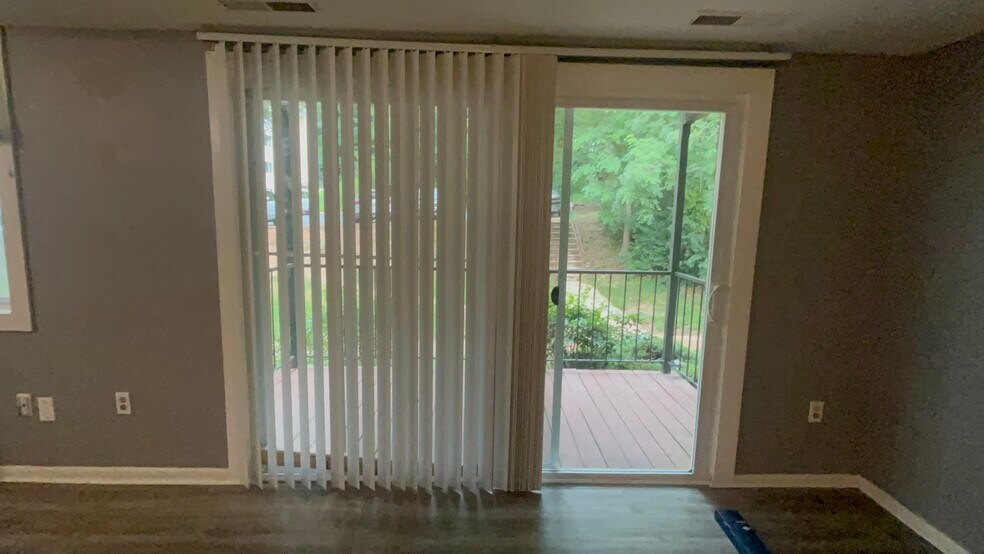 Patio - 5400 85th Ave