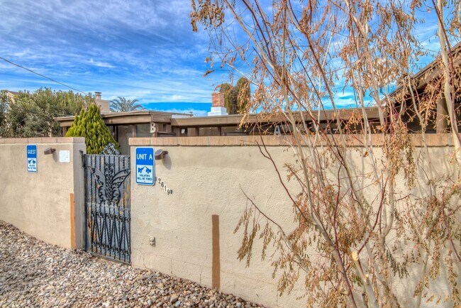 Building Photo - Spacious 4BR in Tucson