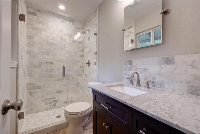Building Photo - 8808 Clarewood Dr