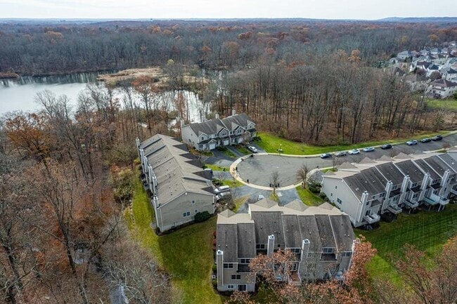 Building Photo - 305 Raymound Blvd