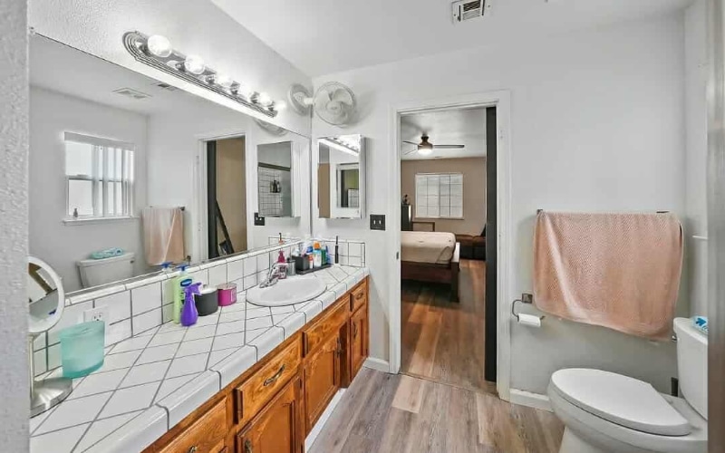 Building Photo - 2336 W Roby Ave