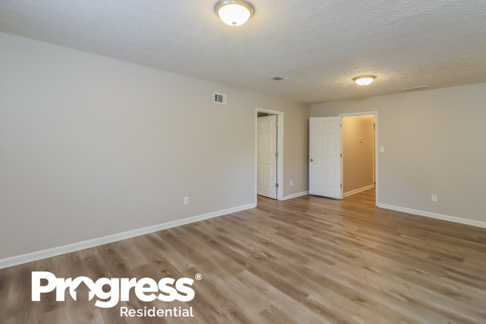 Building Photo - 220 Chesterfield Ct