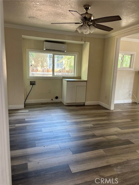 Building Photo - 1500 Palm Dr