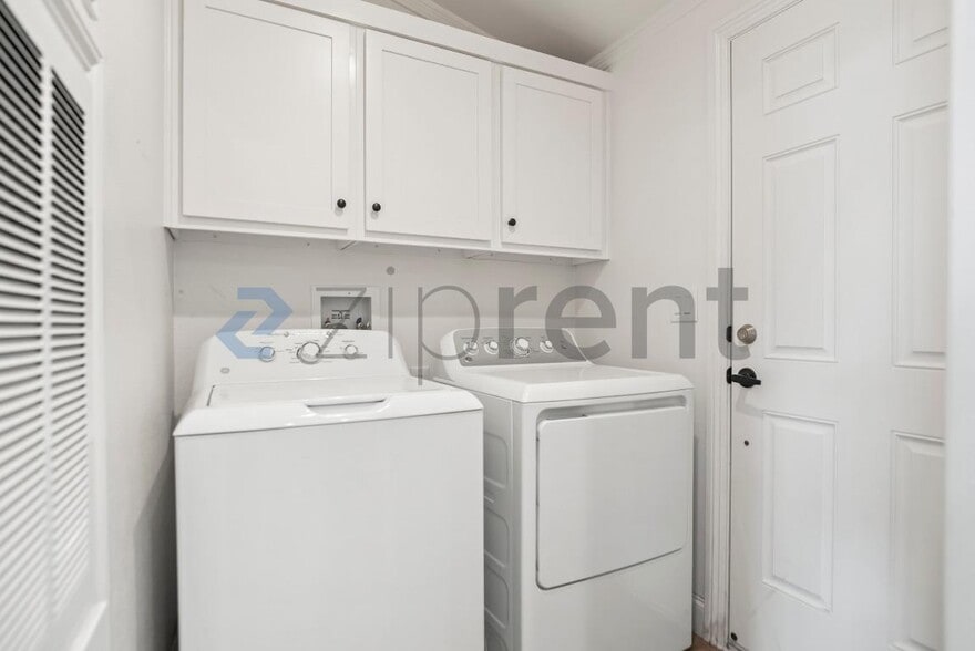 Building Photo - 2838 Romagnolo St