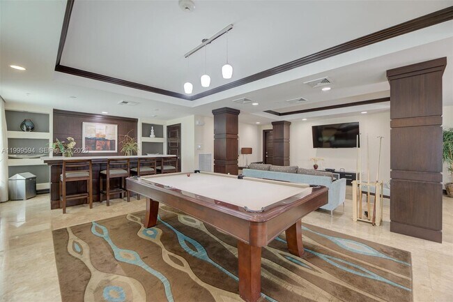 Building Photo - 2401 NE 65th St