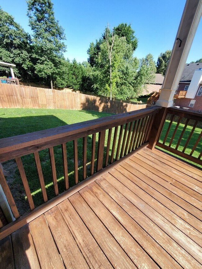 Building Photo - Pet Friendly Four Bedroom In Adams!