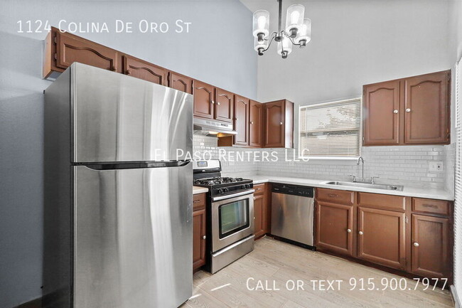 Building Photo - 1124 Colina De Oro St