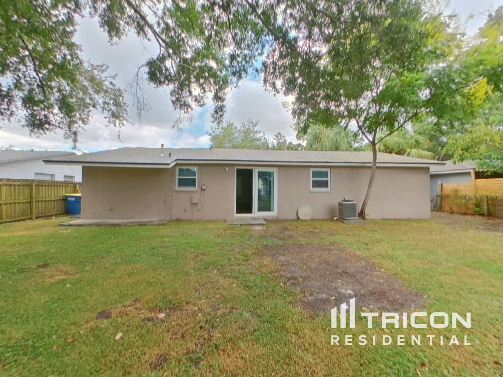 Building Photo - 1017 Jadewood Ave