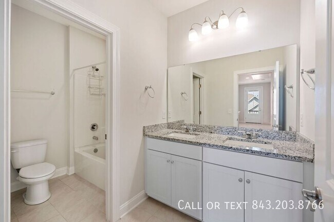Building Photo - 2219 Midden Dr