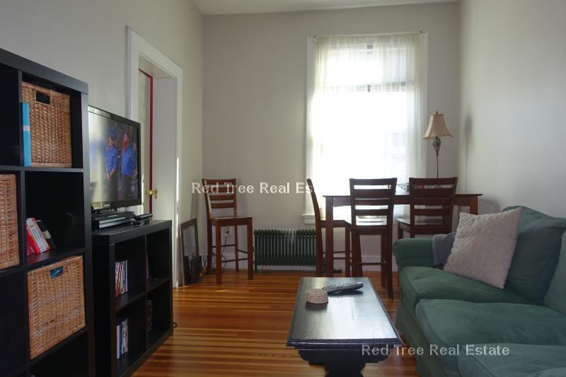 Building Photo - 554 E 4th St