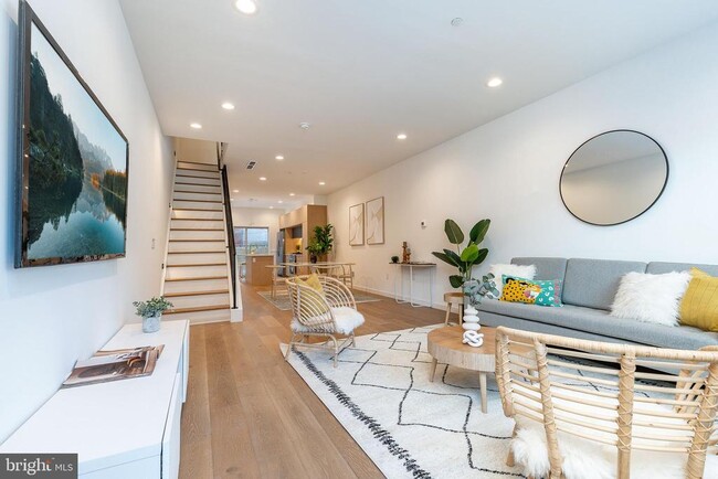 Building Photo - 2925 Master St