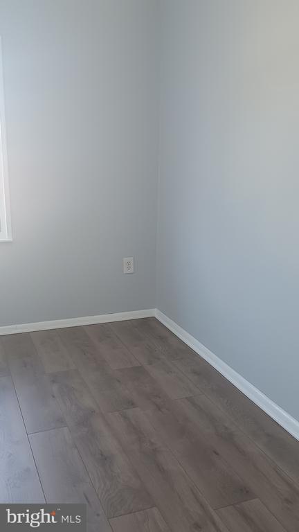 Building Photo - 2053 Larkhall Rd
