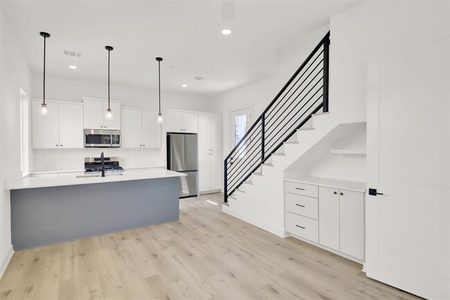 Building Photo - 6119 Atwood St