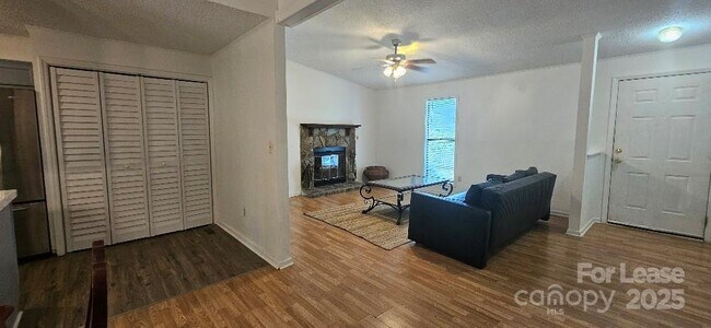 Building Photo - 8106 Tamalpais Ct