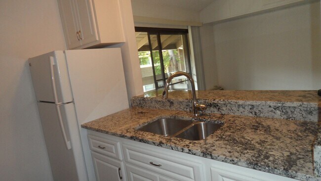 Building Photo - 172 Streamwood