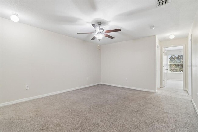 Building Photo - 10687 Lake Montauk Dr