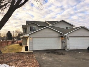 Building Photo - 1402